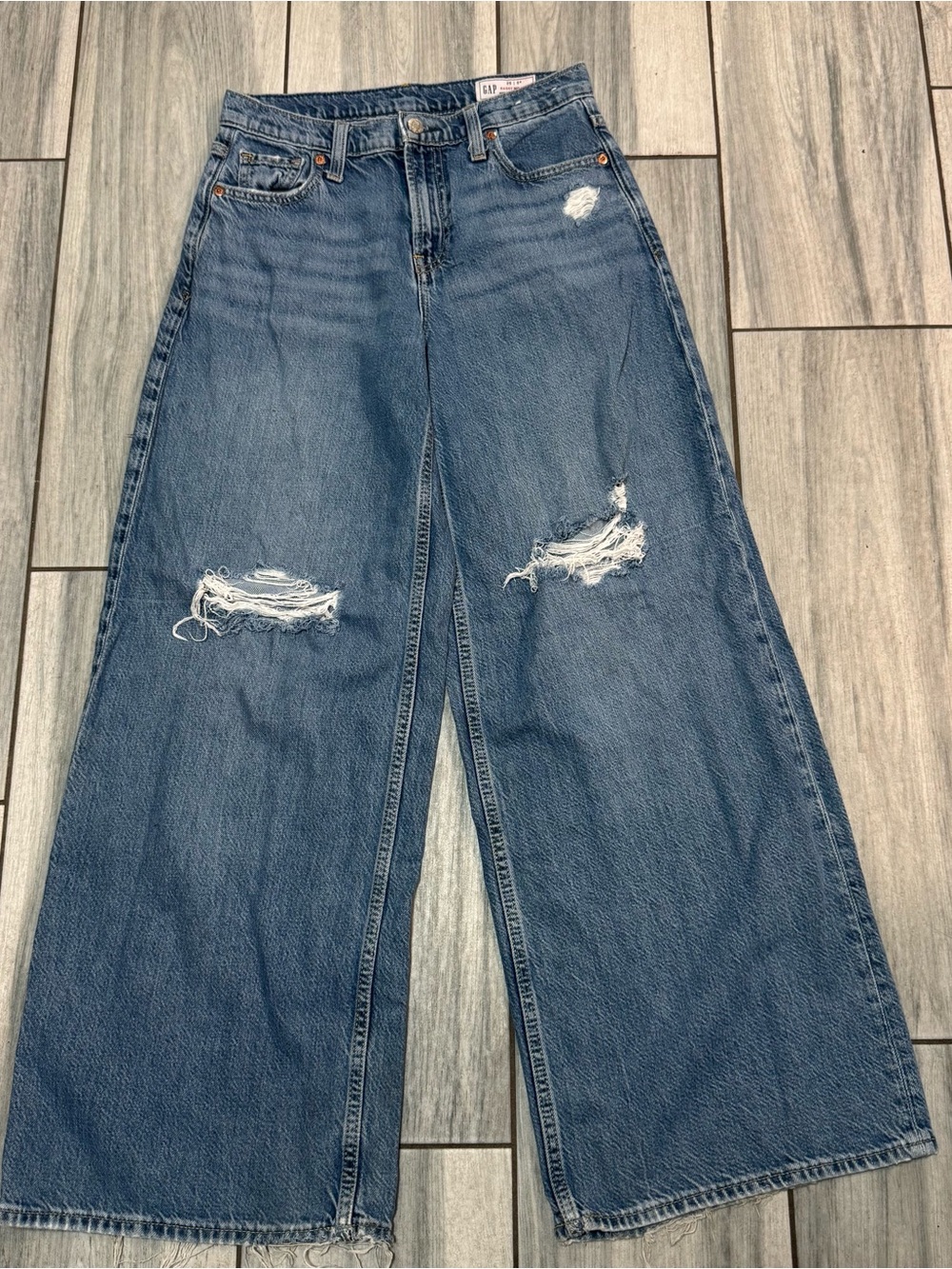 Women’s Gap Baggy Mid Rise Sz 0 Distressed Denim Jeans